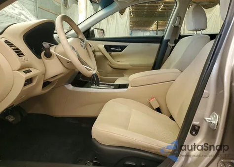 2015 Nissan Altima 2.5 z USA, uszkodzony, nr VIN 1N4AL3AP7FC179921